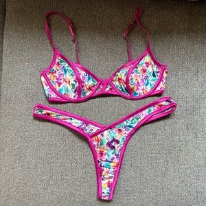 [Bra] For Love and Lemons Multi-colored Pink Floral Satin Small